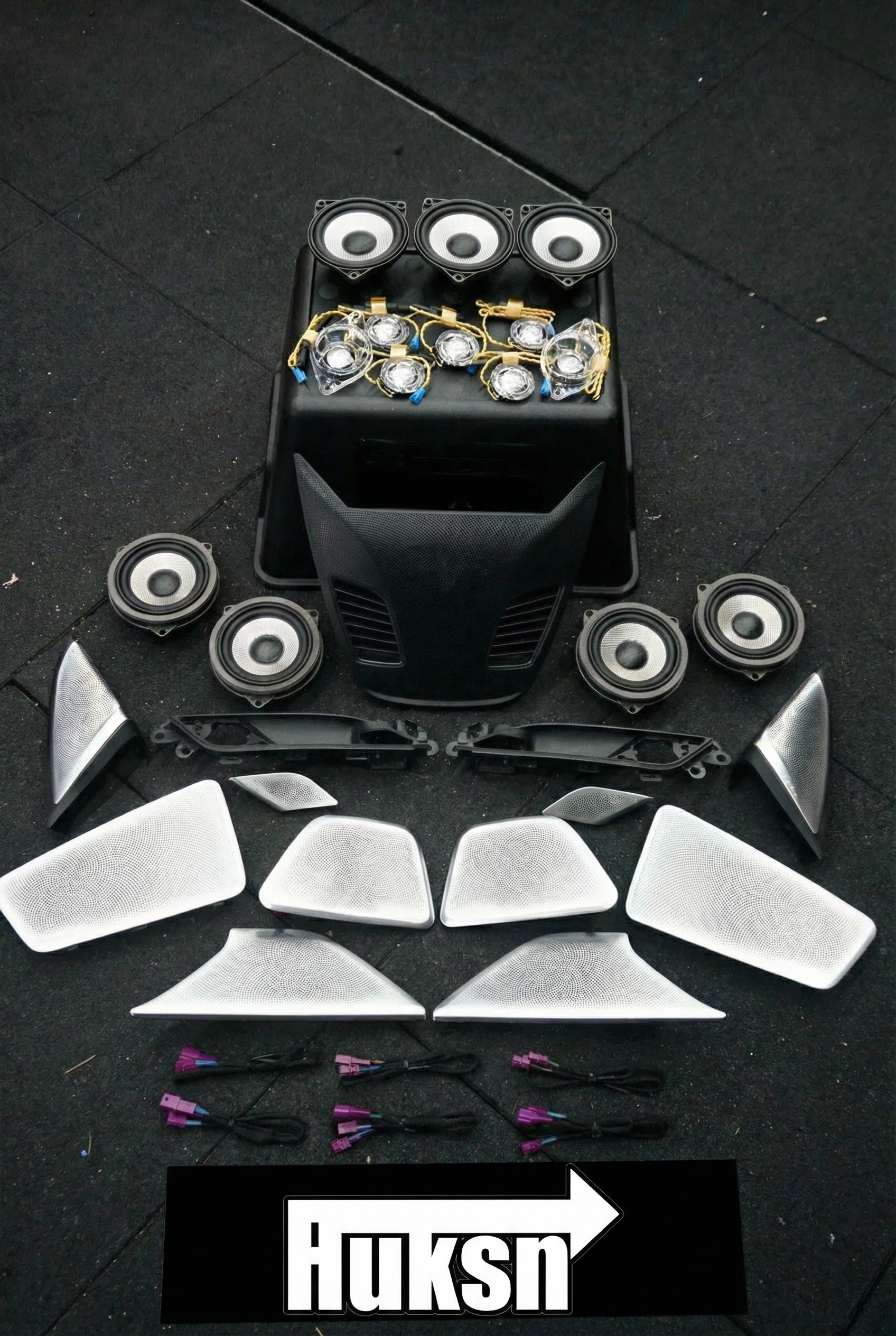 Bowers & Wilkins Speakers and Interior Ambient Lightning Upgrade Kit